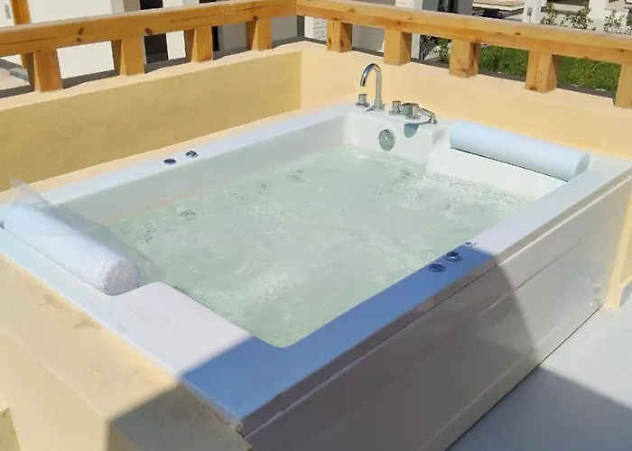 Makadi Heights 2 Bed 2 Bathroom With Rooftop Jacuzzi Apartment *